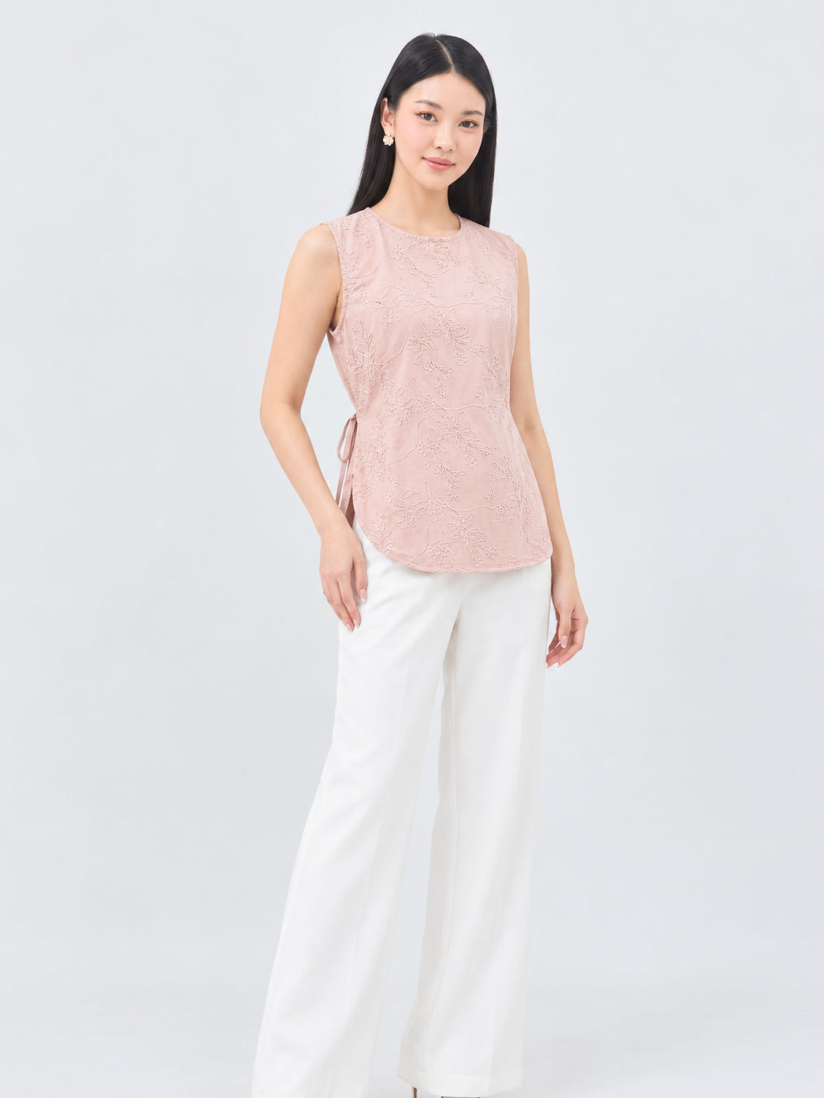 Ms Daisy Joa Embroidery Sleeveless Top