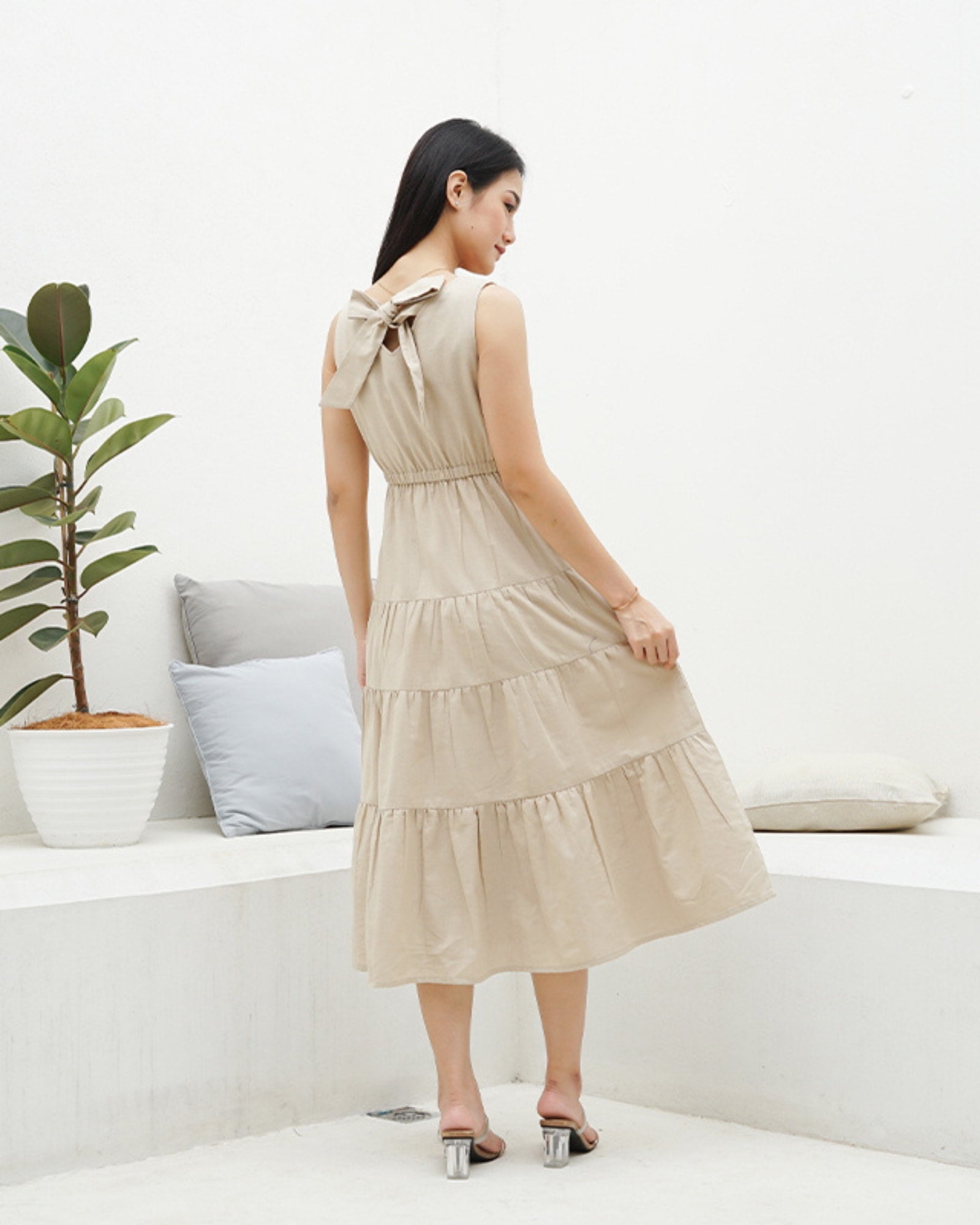 Ms Daisy Naomi Tiered Linen Midi Dress