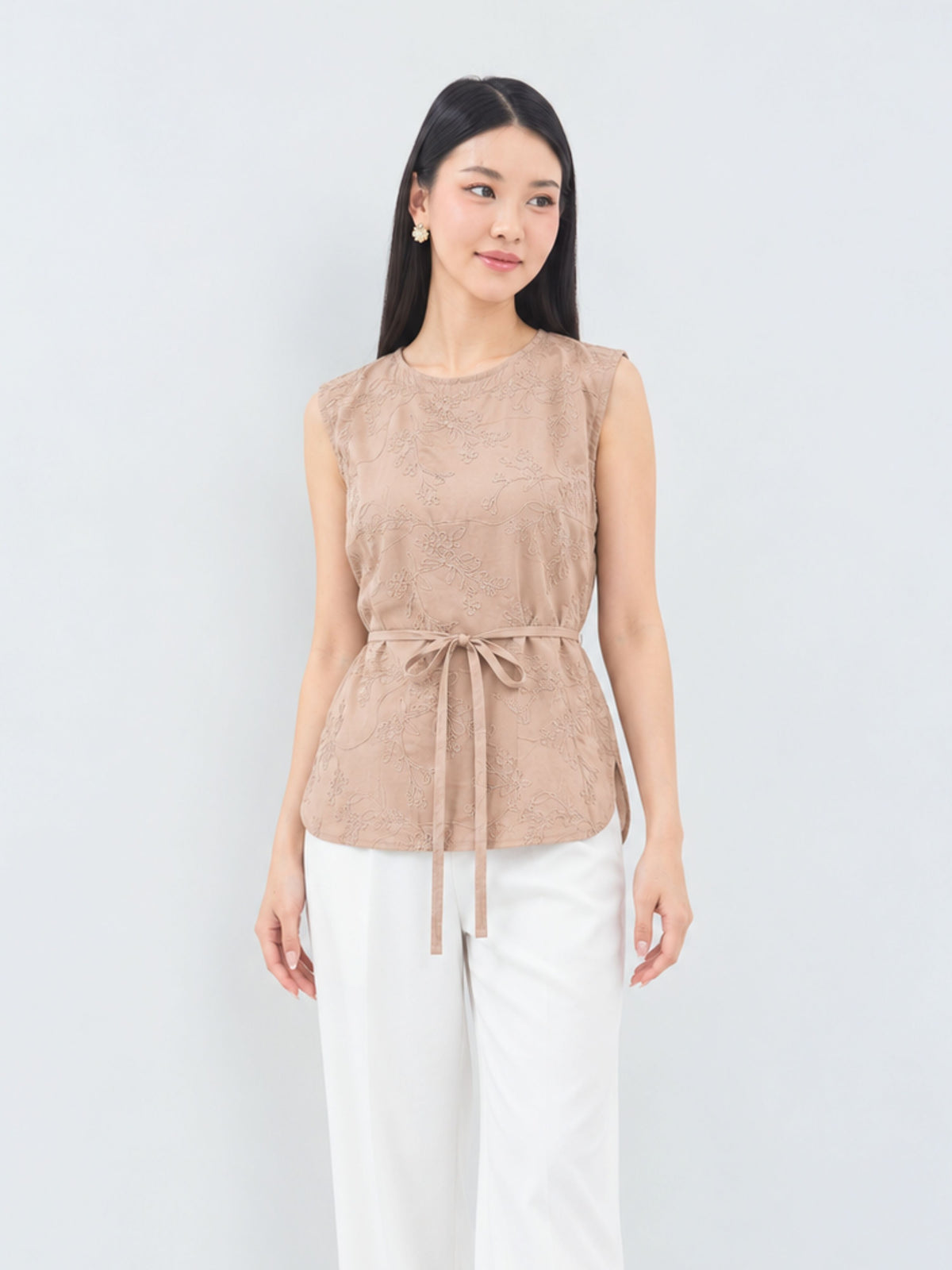 Ms Daisy Joa Embroidery Sleeveless Top