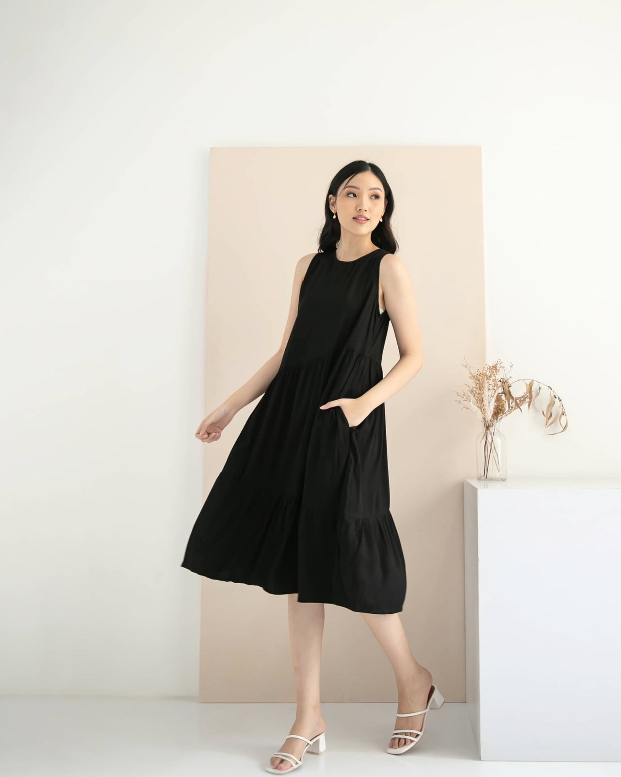 Ms Daisy Chloe Sleeveless Midi Dress