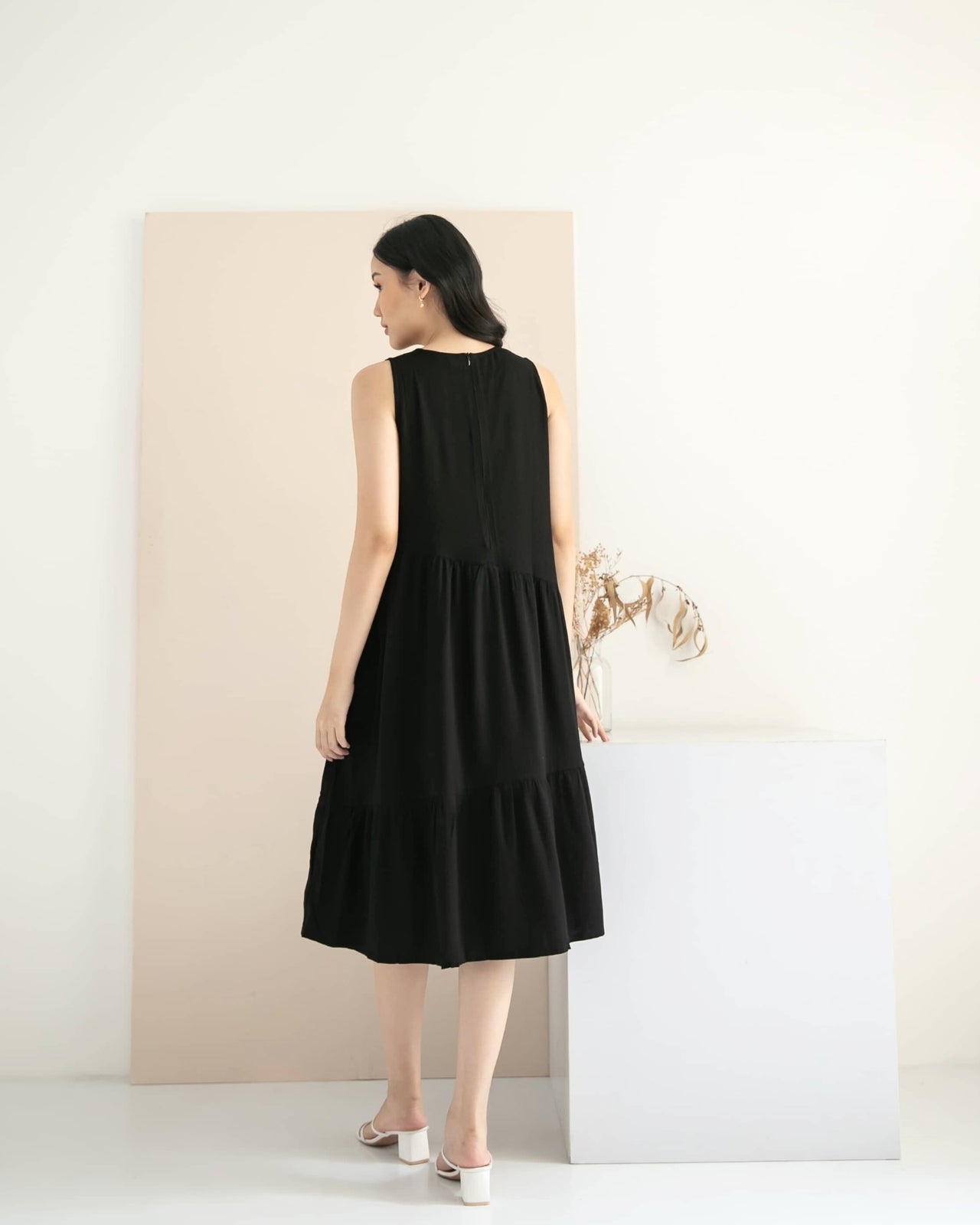 Ms Daisy Chloe Sleeveless Midi Dress