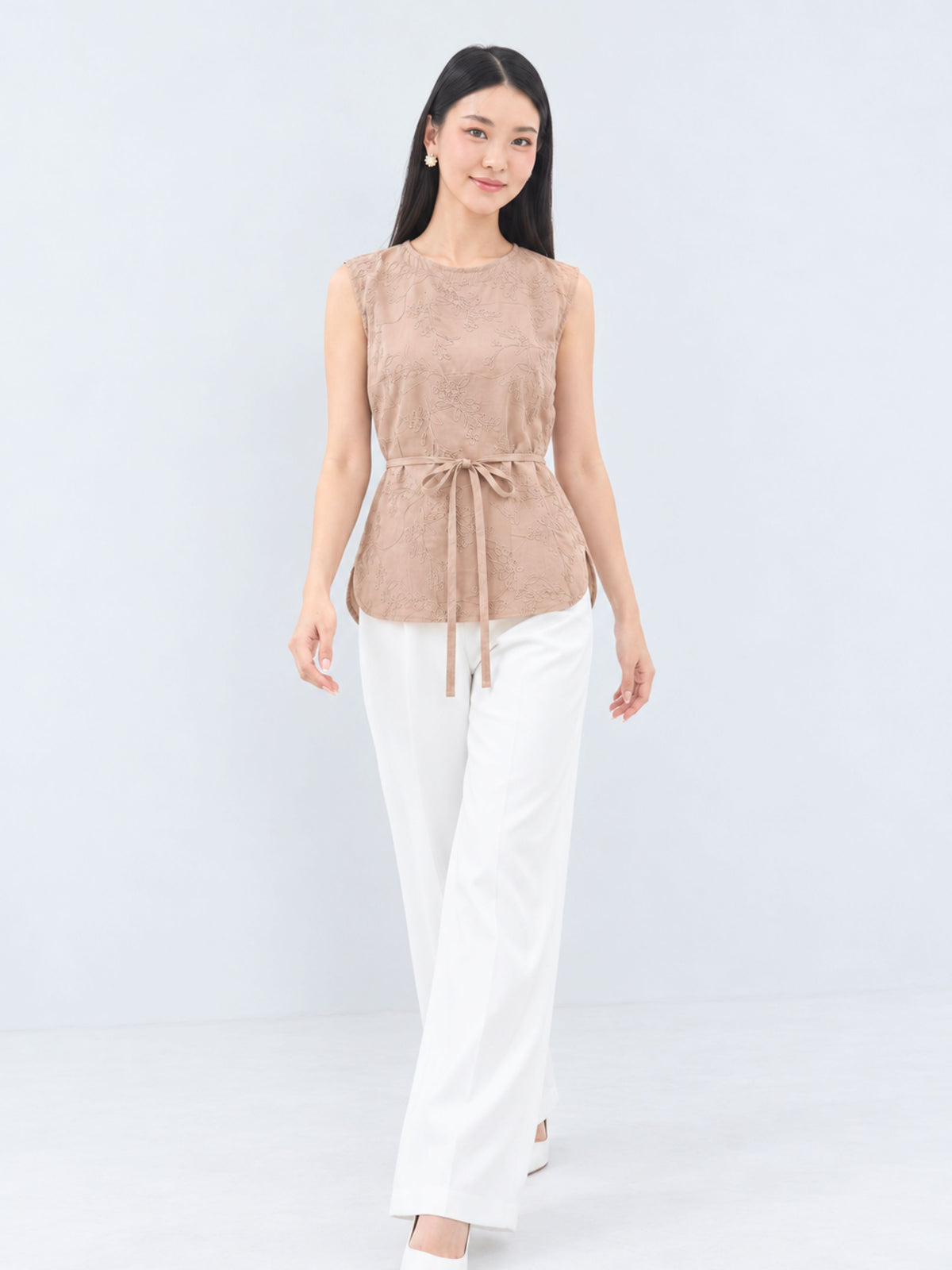 Ms Daisy Joa Embroidery Sleeveless Top