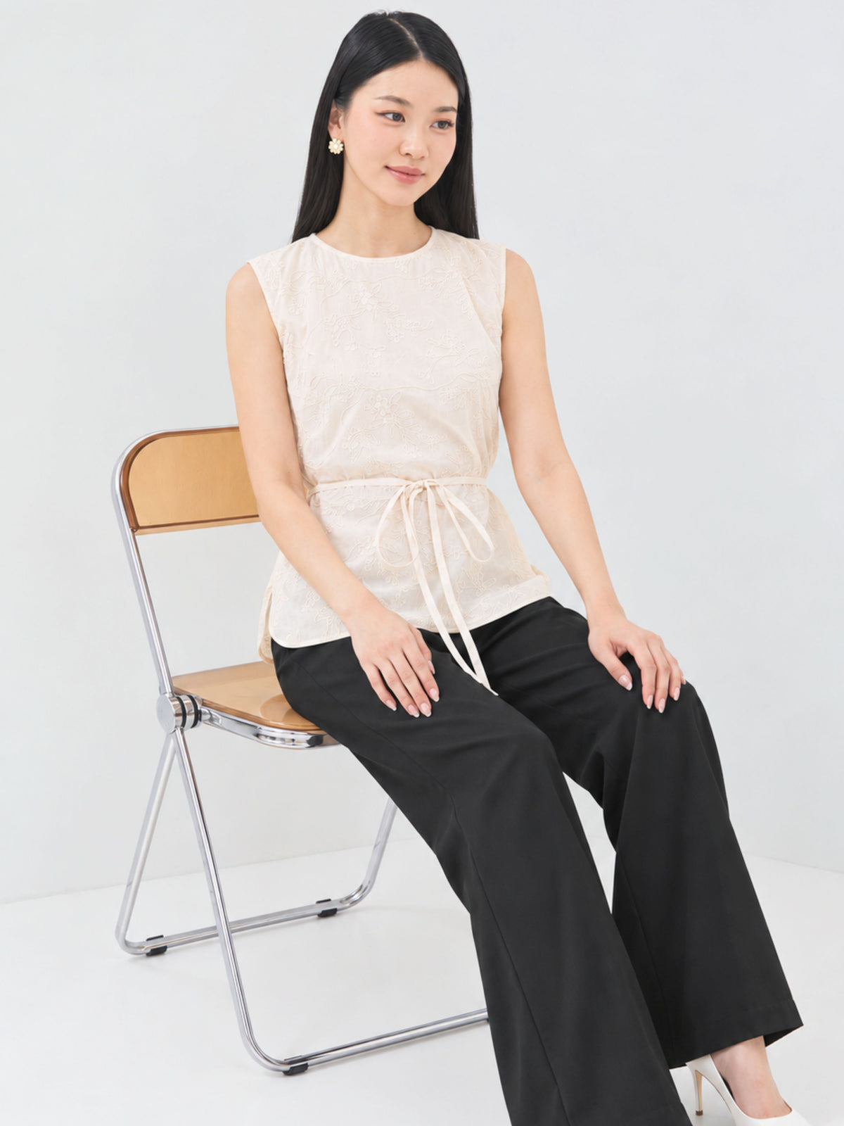 Ms Daisy Joa Embroidery Sleeveless Top