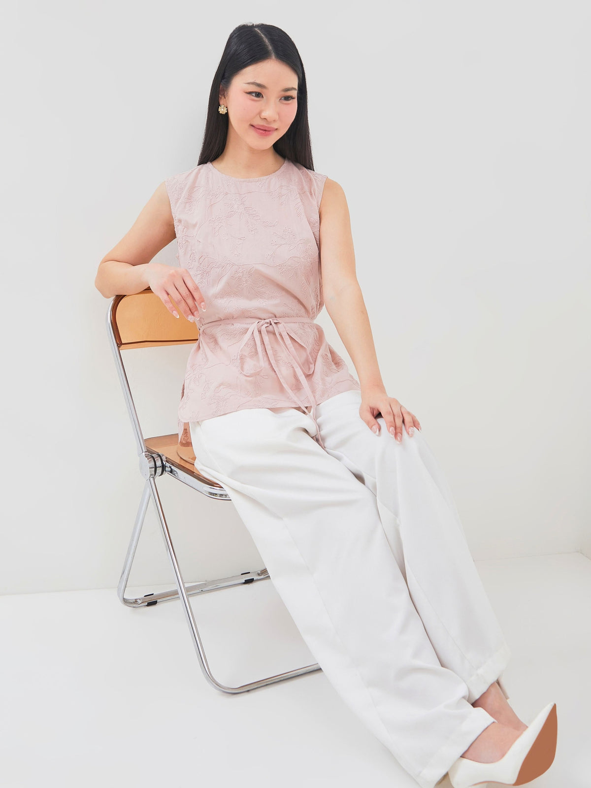 Ms Daisy Joa Embroidery Sleeveless Top