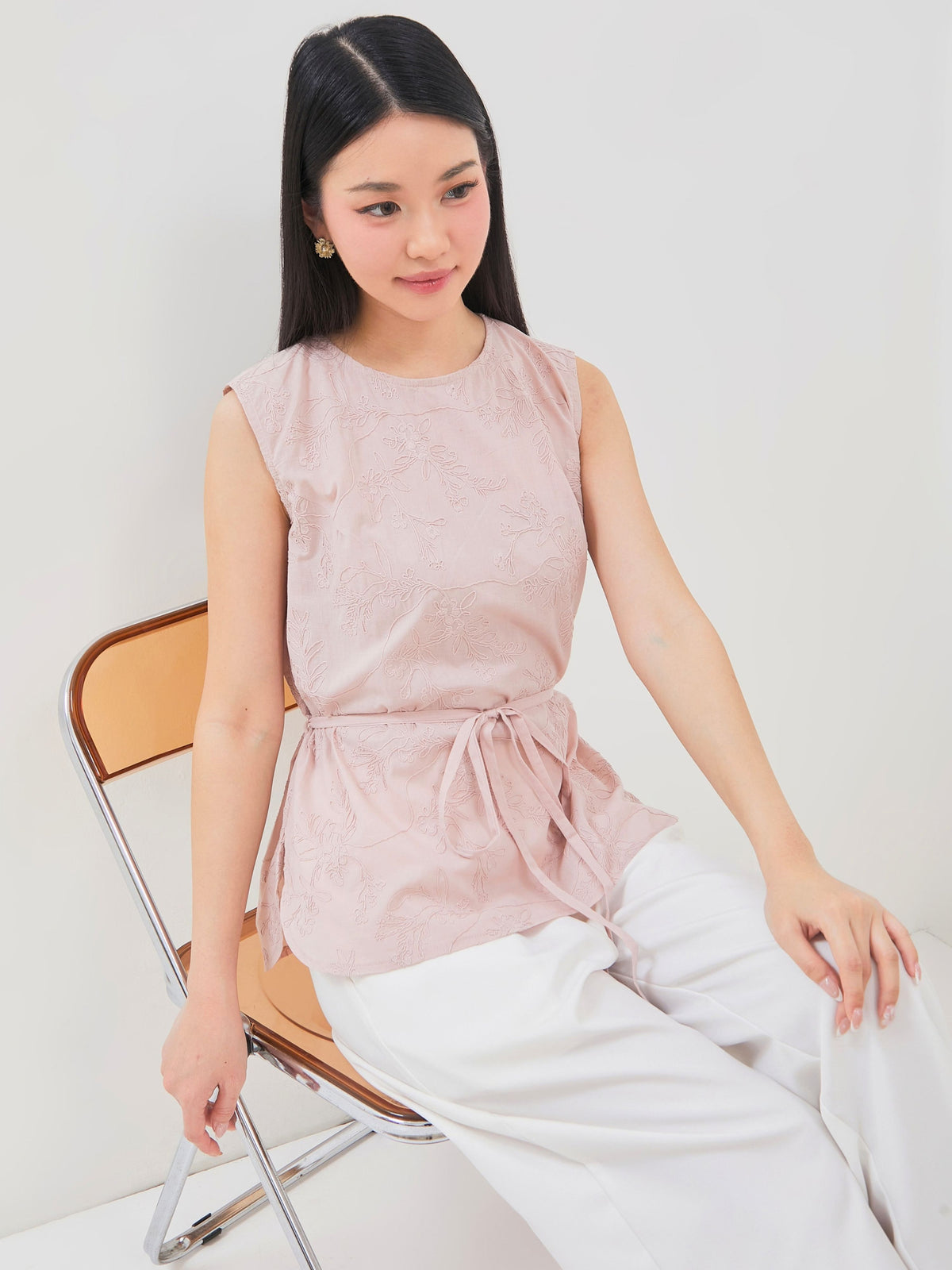 Ms Daisy Joa Embroidery Sleeveless Top
